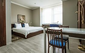 Hotel Kert Free Parking